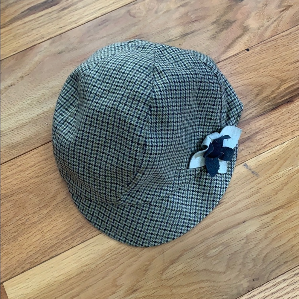 Reversible golf cap